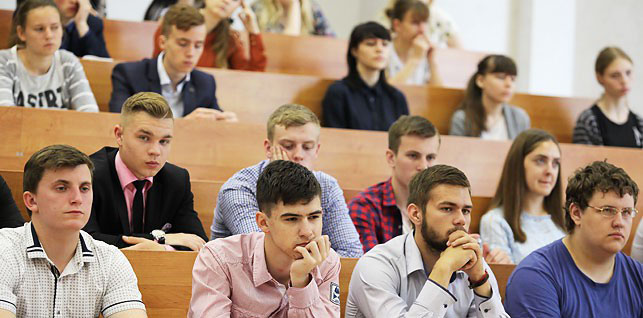 Белорусские вузы начали публиковать стоимость обучения для первокурсников