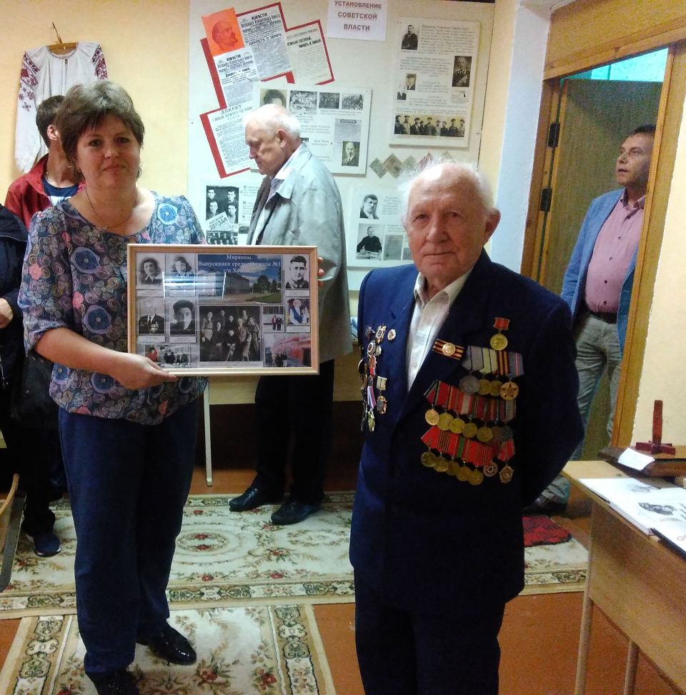 98-летний ветеран Великой Отечественной войны посетил Хотимск-свою малую родину