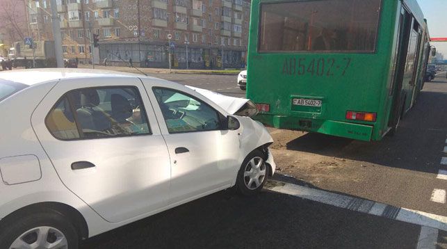 В Минске легковушка въехала в автобус