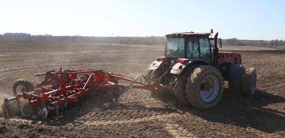 Готовность сельхозтехники к посевной в Беларуси составляет более 70%