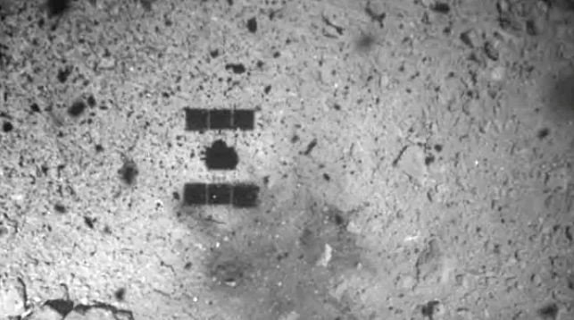 Японский зонд Hayabusa-2 высадился на астероид Рюгу
