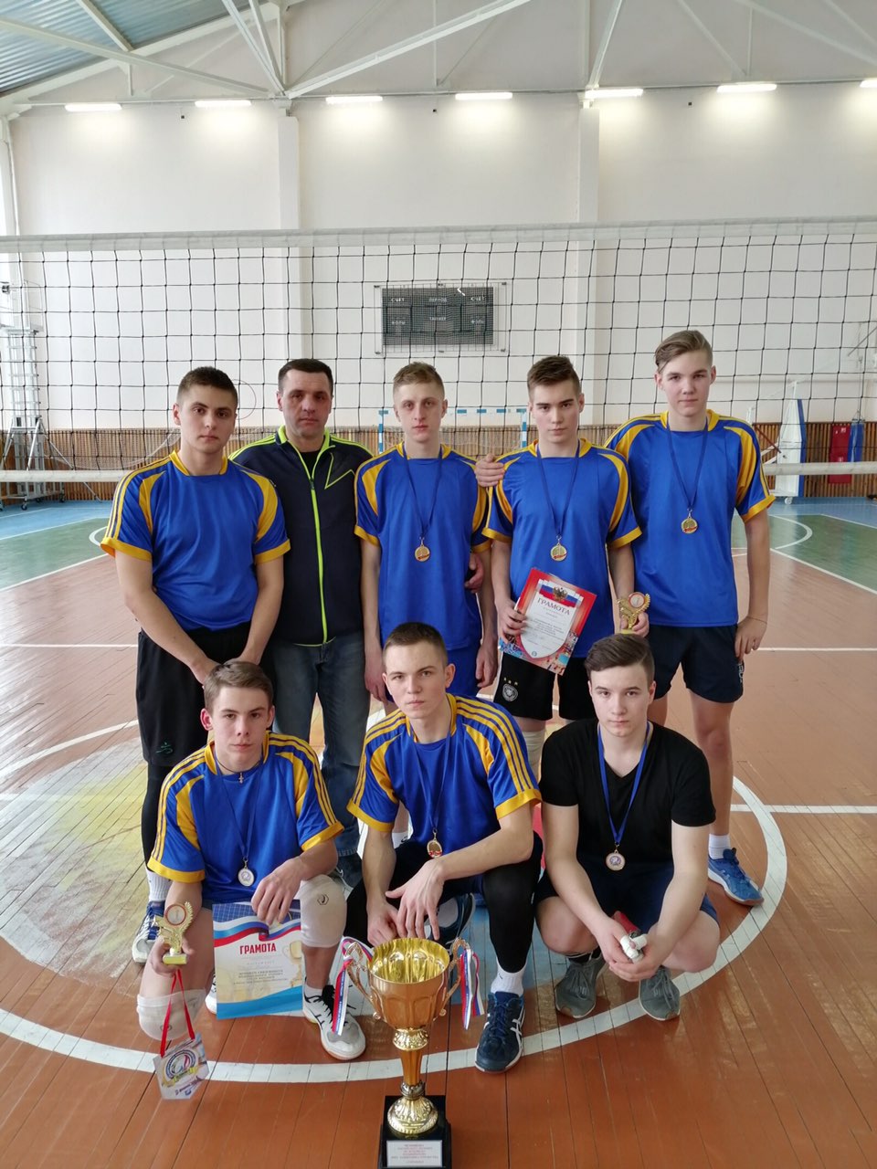 Волейбольная команда Хотимского района выиграла Кубок турнира в Брянской области
