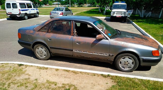 Два школьника в Барановичах починили чужой автомобиль и угнали его