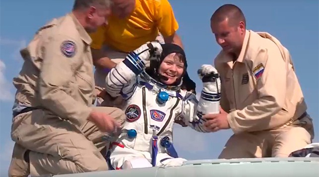 “Союз” с тремя членами экипажа МКС совершил посадку в Казахстане