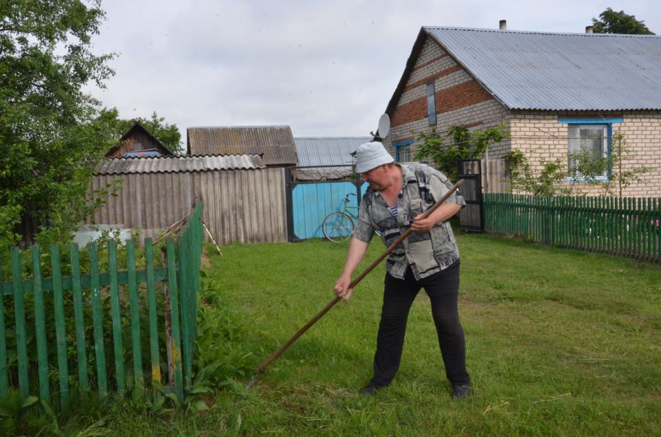 Жители Батаево проявляют фантазию в облагораживании своих подворьев