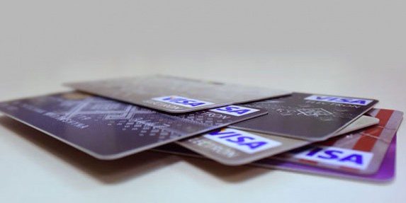 Доля безналичных операций по карточкам в Беларуси выросла до 53,9%