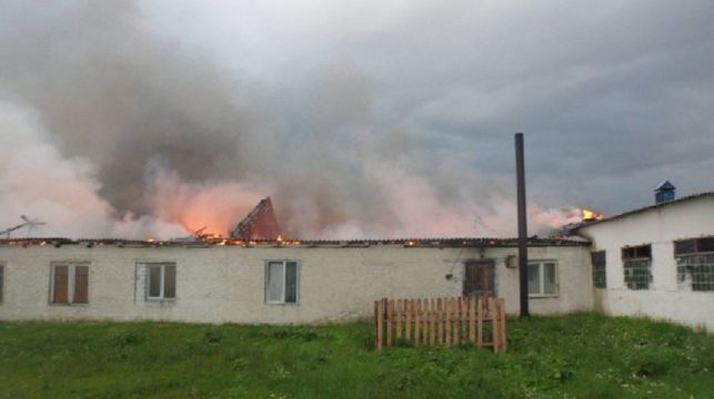В Жлобинском районе горел коровник