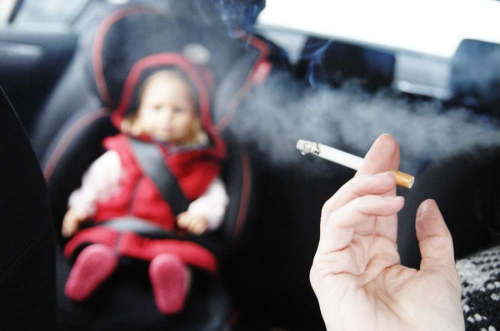С 27 июля за курение в автомобиле при детях будут штрафовать
