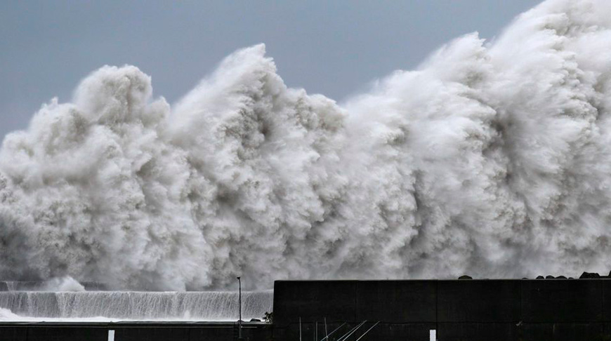В Китае объявлен красный уровень опасности из-за супертайфуна