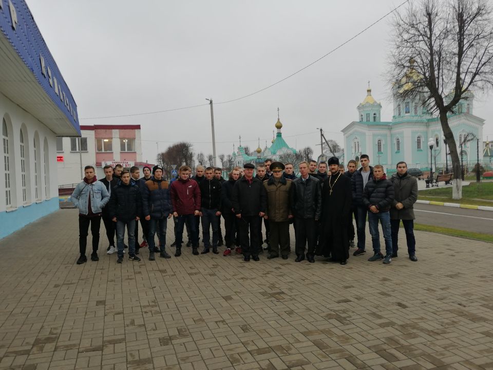В период с 18 по 28 ноября 33 призывника из Хотимского района пополнят армейские ряды Беларуси.