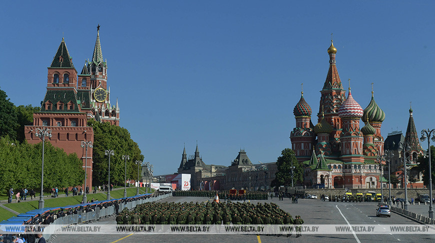 Лукашенко присутствует на параде Победы на Красной площади в Москве