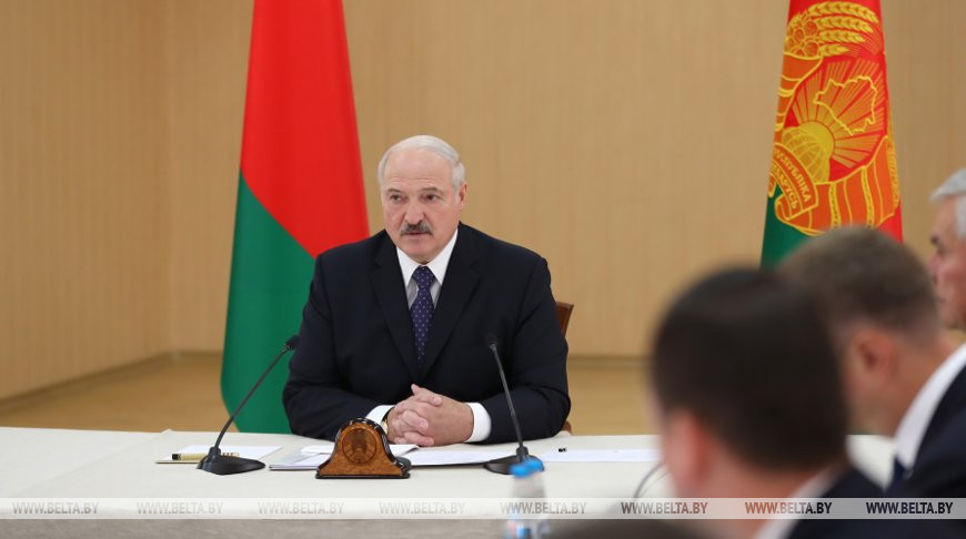 “Пока в адрес отрасли слышна критика, успокаиваться рано” – Лукашенко ориентирует ЖКХ на эффективное развитие