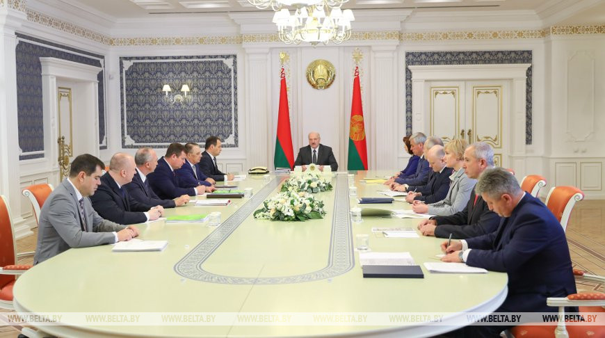 “Не нужно цепляться к людям по мелочам” – Лукашенко об изменении административного законодательства