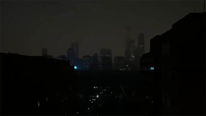 В Пекине среди белого дня наступила тьма: в Сети появилось жуткое видео