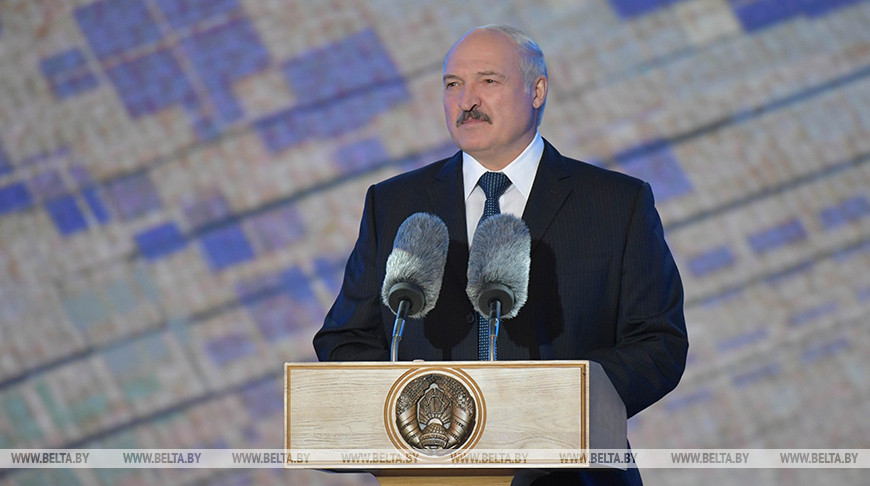 Лукашенко: уже не одно поколение белорусов растет в благополучной, чистой, мирной и красивой стране