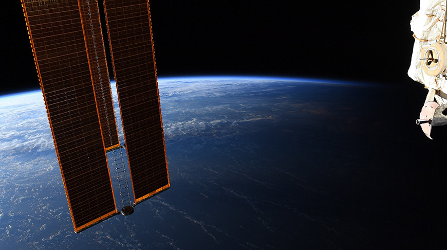 NASA показало сразу два явления над Землей, запечатленных с орбиты – фото