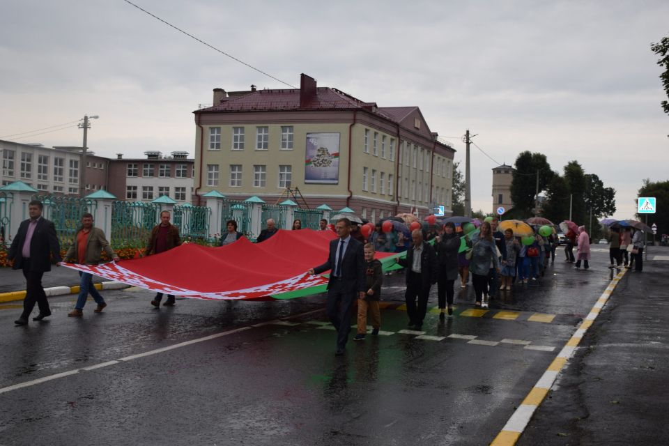 На Хотимщине прошел флешмоб «За Беларусь», а также дан старт Республиканской акции «Пункт мира – Хотимск»