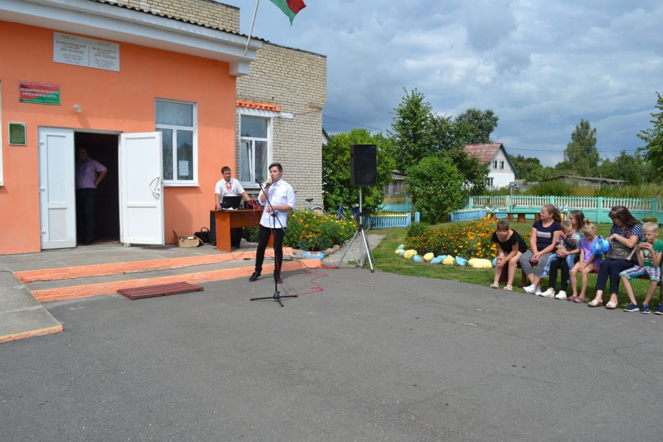 На участке для голосования №11, расположенного в помещении Великолиповского сельского Дома культуры царит торжественная обстановка