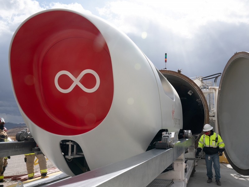 Поезд Hyperloop разогнался почти до скорости звука