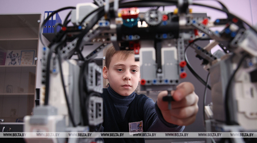 Сеть центров робототехники и инженерии создают на базе гродненских школ
