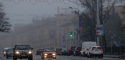 ГАИ призывает водителей и пешеходов быть особенно внимательными при тумане.