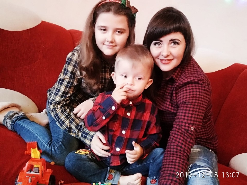 В 31 год Алеся Голубева счастливая мама двух прекрасных детей, любящая и любимая жена, красивая молодая женщина и человек, влюбленный в свою профессию.