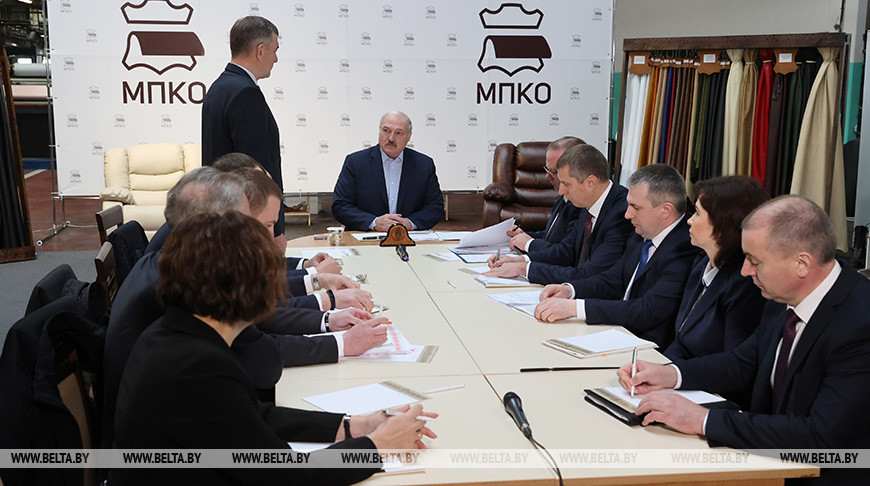 Лукашенко поручил объединить производителей кожаных изделий в “корпорацию”. Что имел в виду Президент?