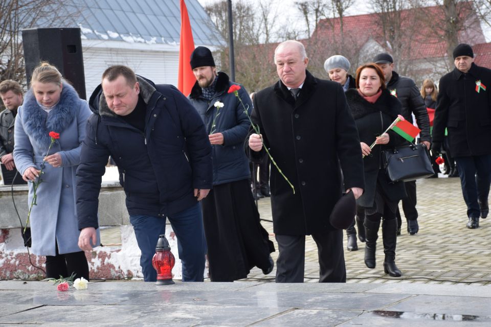Фотофакт: Сегодня в Хотимске прошел митинг-реквием, посвященный памяти Хатынской трагедии