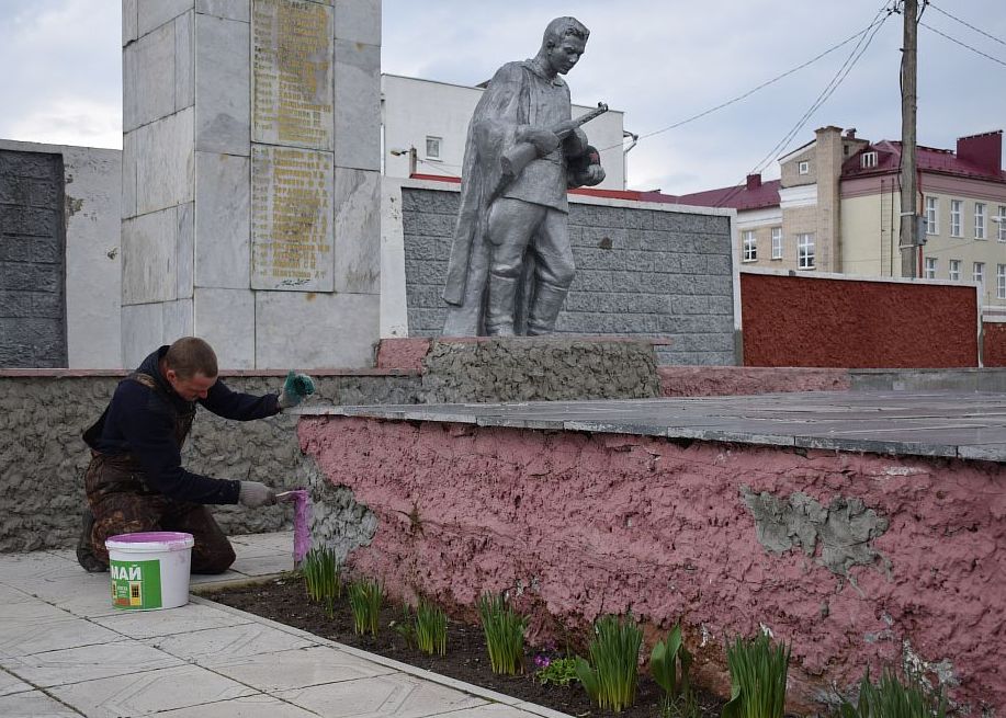 Фотофакт: В Хотимске проходит реставрация памятников Великой Отечественной войны
