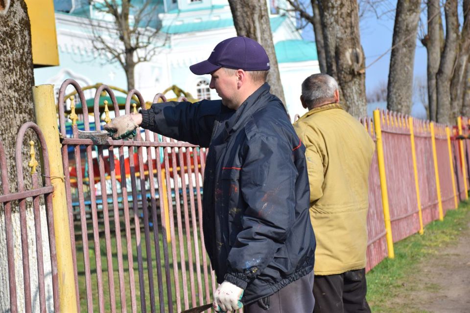 Хотимчане активно присоединились к республиканскому субботнику