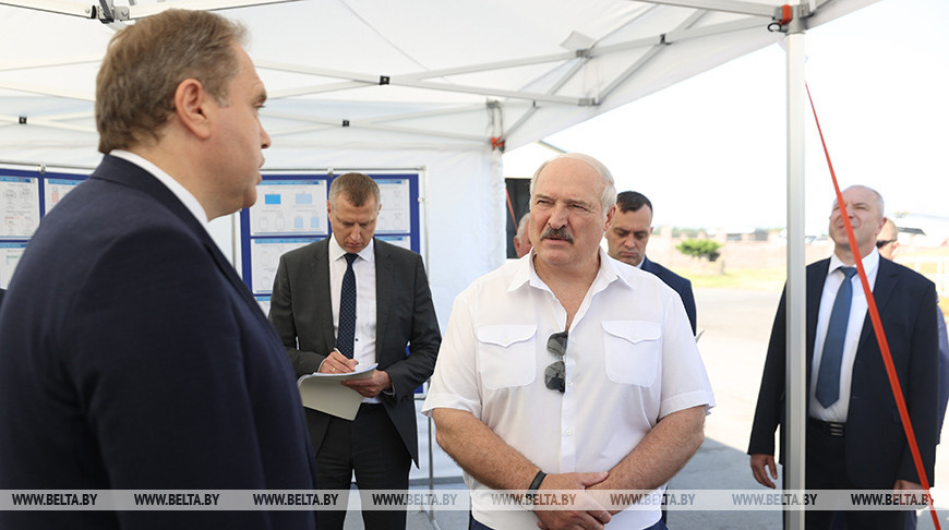 Лукашенко: западные санкции – это их бессилие, и мы им это покажем