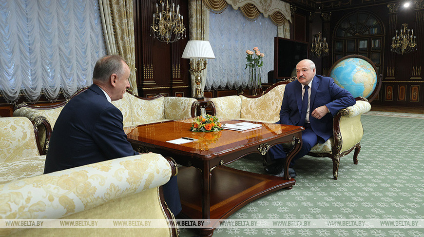 Лукашенко обсудил с секретарем Совбеза России сотрудничество в сфере безопасности и оборонку