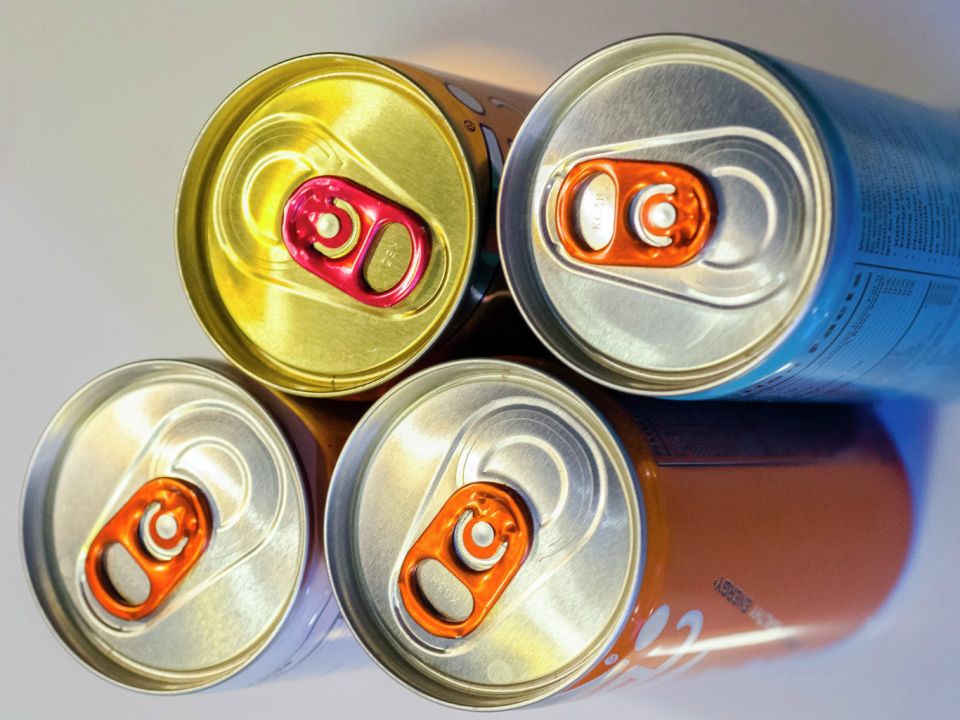 С 8 июля в Беларуси вводят запрет на продажу энергетиков несовершеннолетним