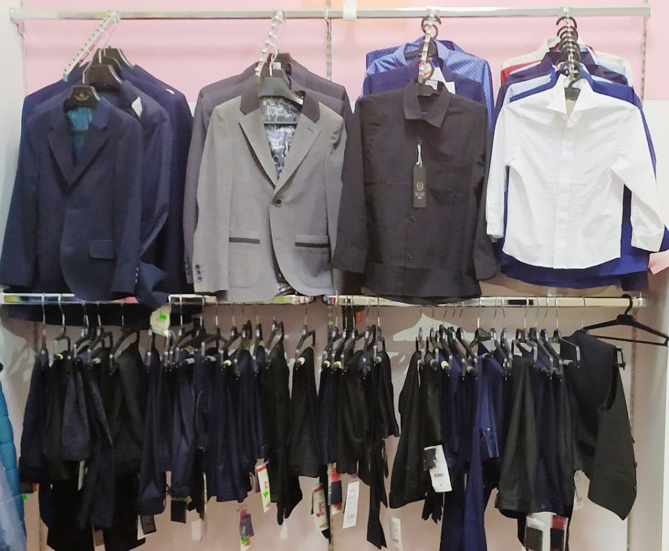 В магазине «Универмаг» г. п. Хотимска выбор школьной одежды для детей оставляет желать лучшего