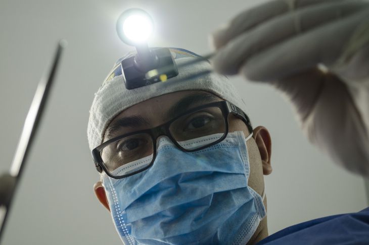 Разработан светильник, убивающий коронавирус даже внутри человеческого организма
