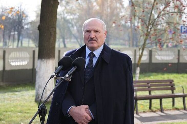 Лукашенко подтвердил планы объединить школьные экзамены с ЦТ