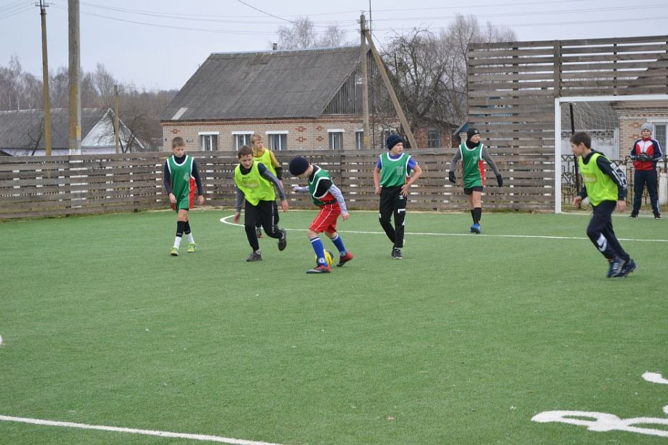 В Хотимске прошли соревнования по мини-футболу среди школ района