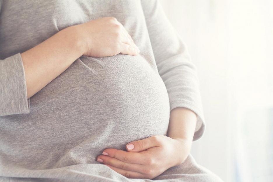 Беременным следует привиться от COVID-19, чтобы обезопасить себя и ребенка, рекомендуют специалисты