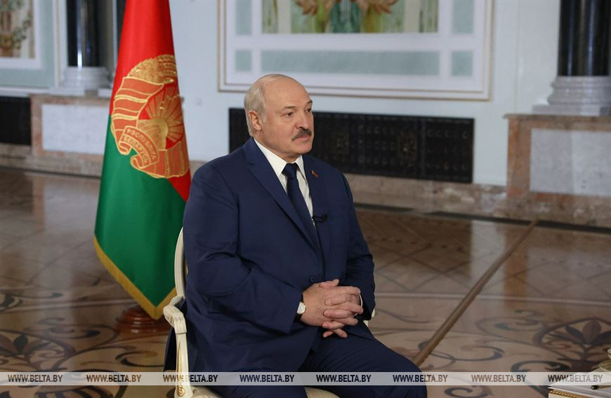 “Если не начнется война”. Лукашенко о планах провести референдум по обновленной Конституции