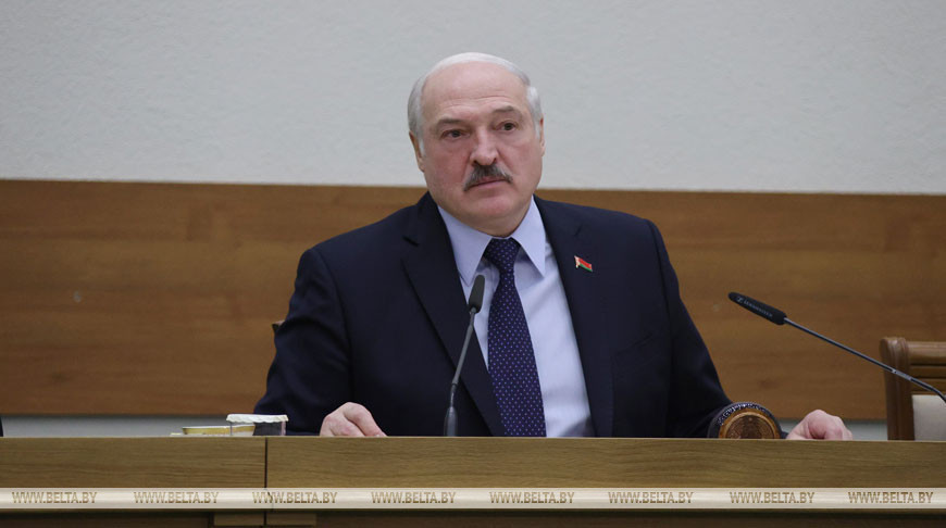 “Не будет санкций – легче не будет, найдут что-то другое”. Лукашенко об отстаивании интересов страны