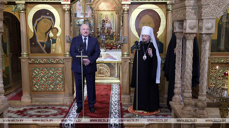 Лукашенко зажег рождественскую свечу в минском храме Преподобных Оптинских старцев