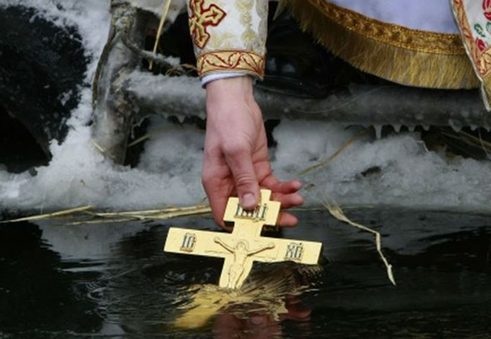 Крещение-2022: что можно и нельзя делать 19 января, запреты и традиции праздника