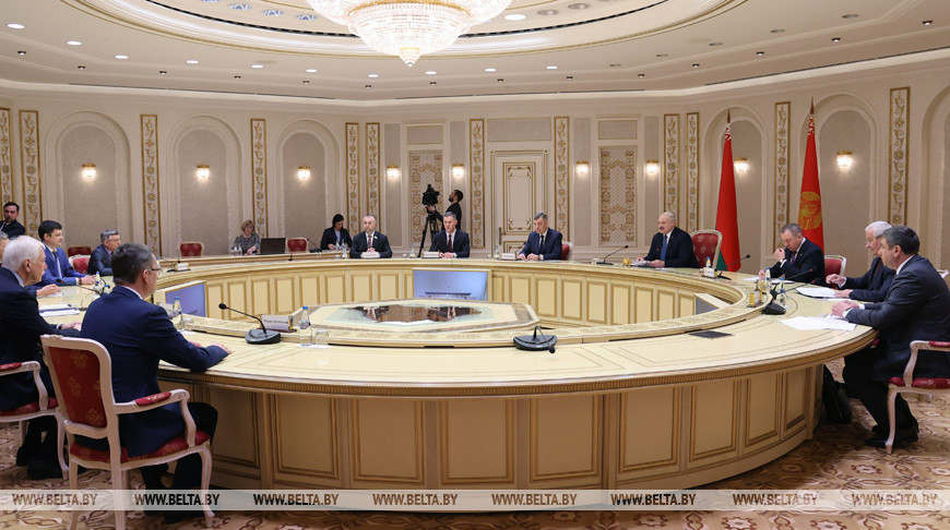 Лукашенко рассказал, когда не будет “болтовни” о едином государстве и единой валюте с Россией