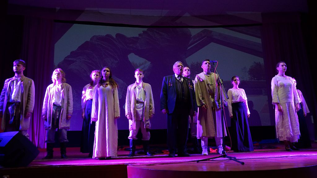 В Хотимском РЦК “Мир” состоялась постановка литературно-пластического спектакля под названием «Песня роднай зямлі»