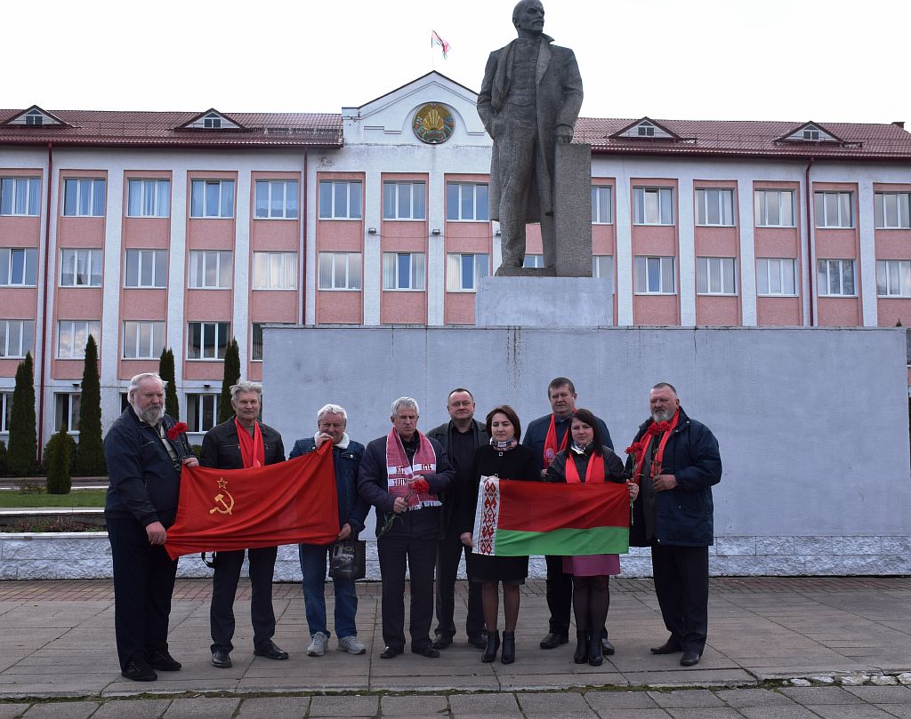Хотимская районная организация КПБ почтила память В. И. Ленина