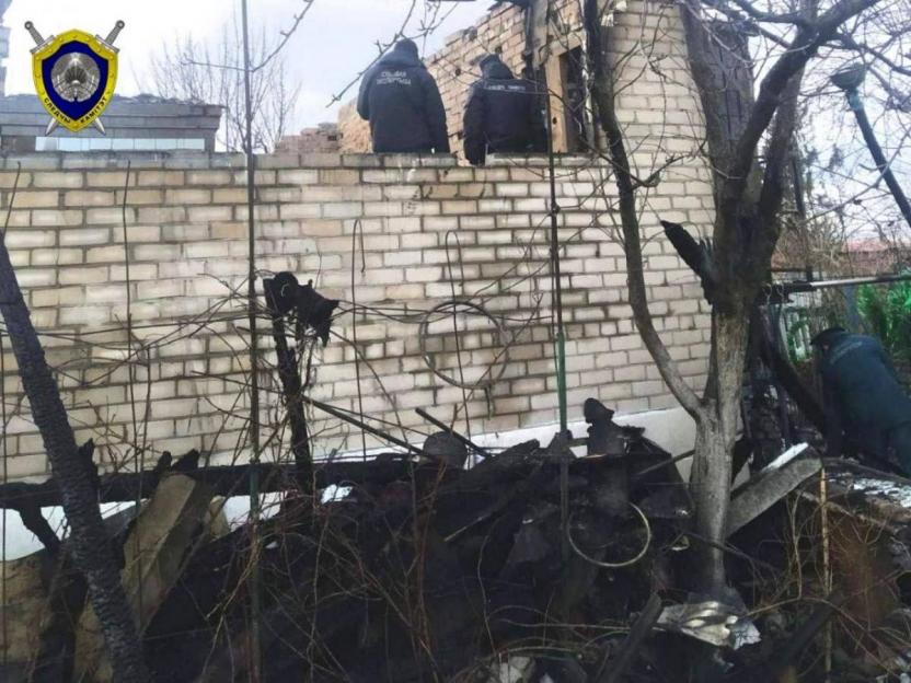 Пожилые супруги погибли при пожаре в дачном доме в Бобруйском районе
