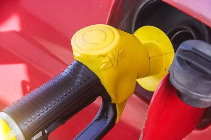 Розничные цены на топливо повышаются в Беларуси с 12 апреля