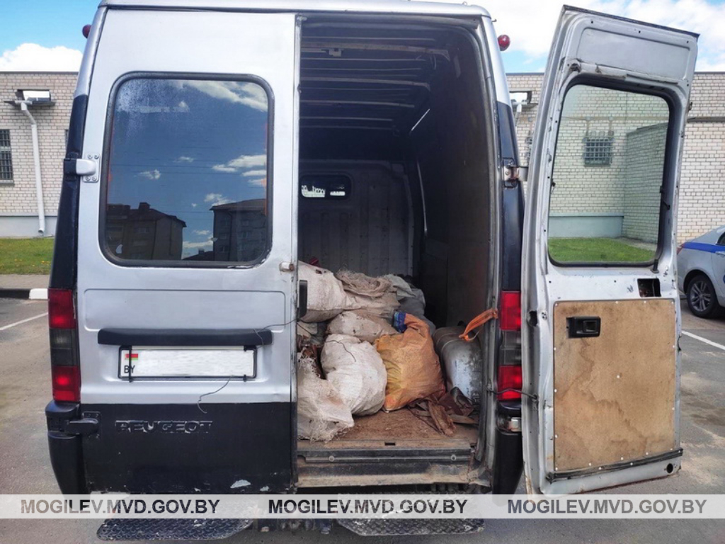 В Костюковичском районе задержана машина с ломом черных металлов