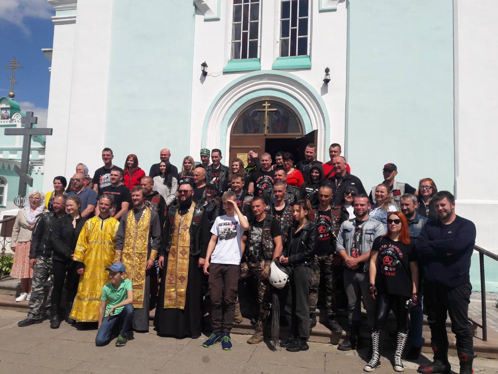 Байкеры посетили Свято-Троицкий собор Хотимска