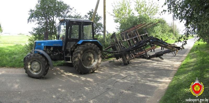 Подросток в Горецком районе пытался угнать трактор и попал в ДТП